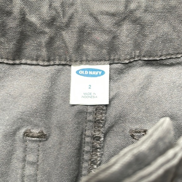 Old Navy Cargo Pants Gray Raw hem Pockets In style Size 2 - Picture 4 of 9